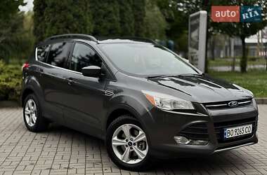 Позашляховик / Кросовер Ford Escape 2015 в 