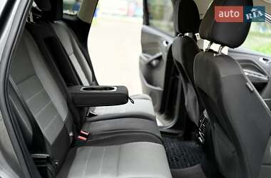 Позашляховик / Кросовер Ford Escape 2015 в 