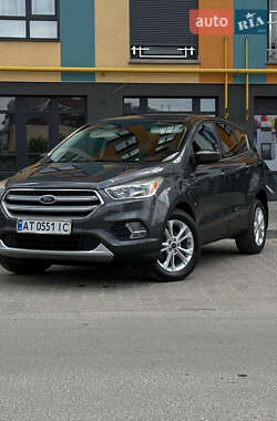 Позашляховик / Кросовер Ford Escape 2017 в 