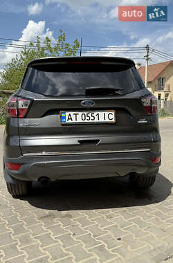 Позашляховик / Кросовер Ford Escape 2017 в 