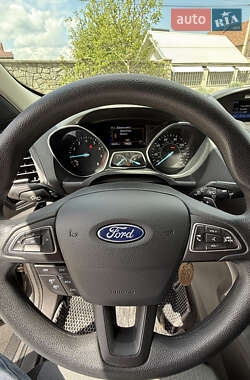 Позашляховик / Кросовер Ford Escape 2017 в 
