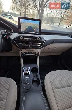 Позашляховик / Кросовер Ford Escape 2020 в 