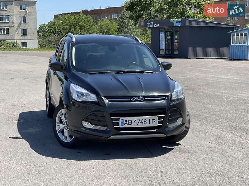 Внедорожник / Кроссовер Ford Escape 2015 в 