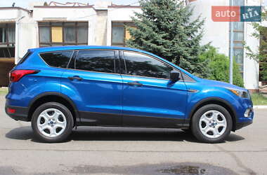 Позашляховик / Кросовер Ford Escape 2019 в 