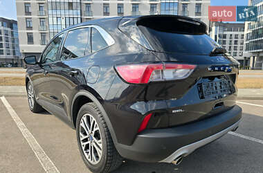 Внедорожник / Кроссовер Ford Escape 2022 в 