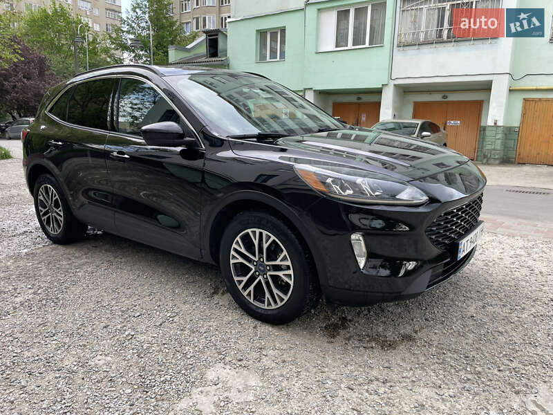 Внедорожник / Кроссовер Ford Escape 2019 в 