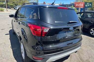 Внедорожник / Кроссовер Ford Escape 2020 в 