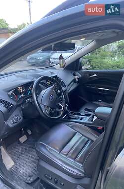 Позашляховик / Кросовер Ford Escape 2019 в 