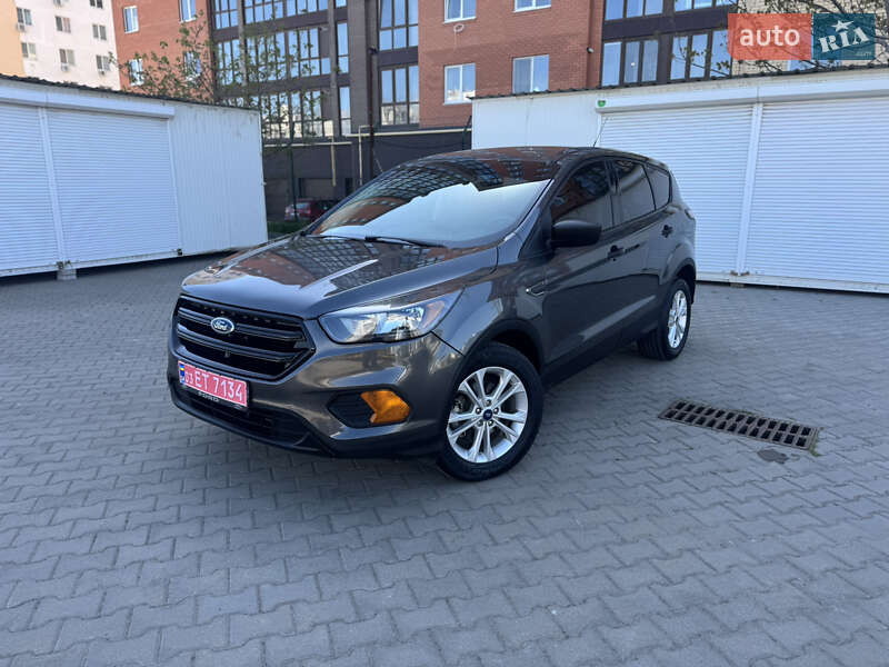 Внедорожник / Кроссовер Ford Escape 2018 в 