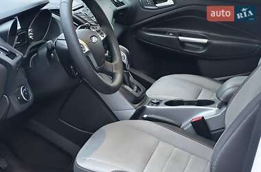Внедорожник / Кроссовер Ford Escape 2015 в 
