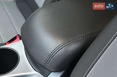 Внедорожник / Кроссовер Ford Escape 2015 в 
