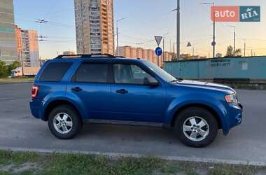 Внедорожник / Кроссовер Ford Escape 2010 в 