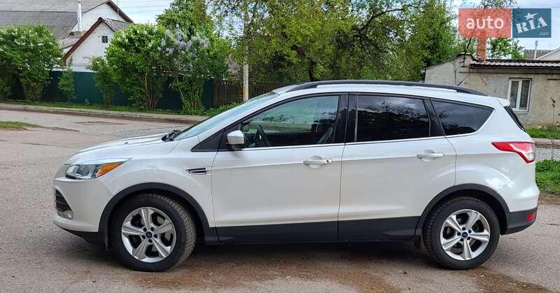 Внедорожник / Кроссовер Ford Escape 2015 в Чернигове