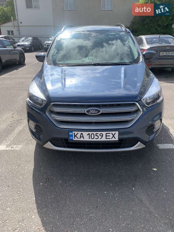 Внедорожник / Кроссовер Ford Escape 2018 в Киеве