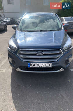 Внедорожник / Кроссовер Ford Escape 2018 в 