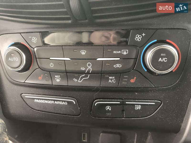 Позашляховик / Кросовер Ford Escape 2016 в Львові