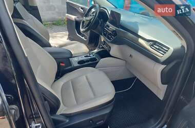 Позашляховик / Кросовер Ford Escape 2019 в 