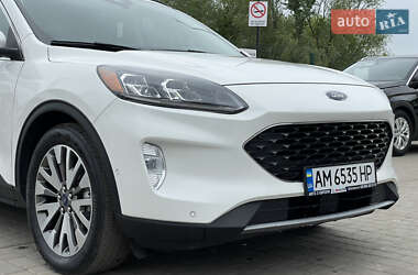 Внедорожник / Кроссовер Ford Escape 2021 в 