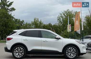 Внедорожник / Кроссовер Ford Escape 2021 в 