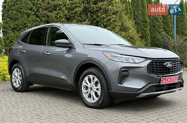 Позашляховик / Кросовер Ford Escape 2023 в 