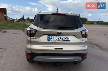 Внедорожник / Кроссовер Ford Escape 2017 в 