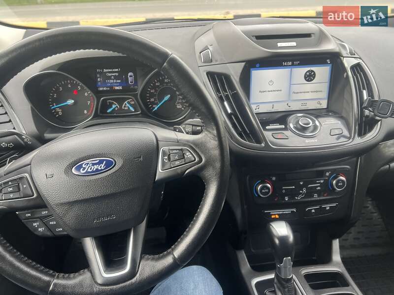 Внедорожник / Кроссовер Ford Escape 2017 в Киеве