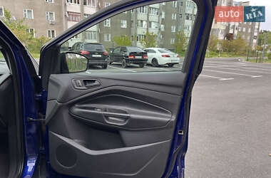 Внедорожник / Кроссовер Ford Escape 2014 в 