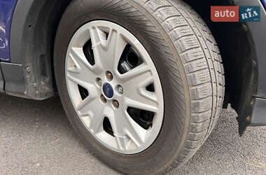 Внедорожник / Кроссовер Ford Escape 2014 в 