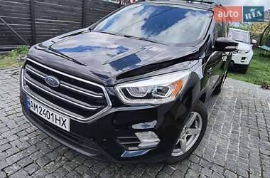 Внедорожник / Кроссовер Ford Escape 2017 в 