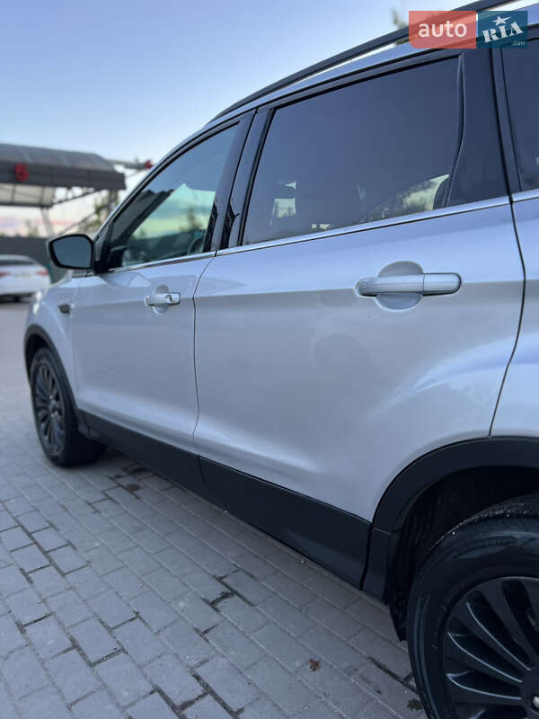 Внедорожник / Кроссовер Ford Escape 2017 в Тернополе