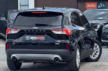 Внедорожник / Кроссовер Ford Escape 2020 в 