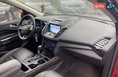 Позашляховик / Кросовер Ford Escape 2016 в 