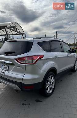 Внедорожник / Кроссовер Ford Escape 2015 в 