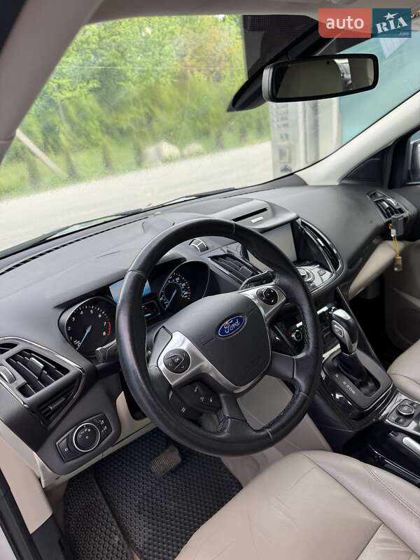 Внедорожник / Кроссовер Ford Escape 2015 в Шепетовке