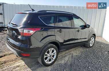 Внедорожник / Кроссовер Ford Escape 2018 в 
