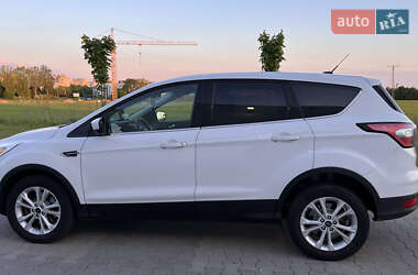 Позашляховик / Кросовер Ford Escape 2016 в Рівному