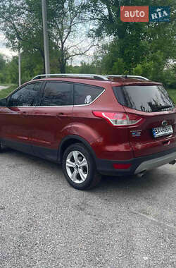 Внедорожник / Кроссовер Ford Escape 2015 в 