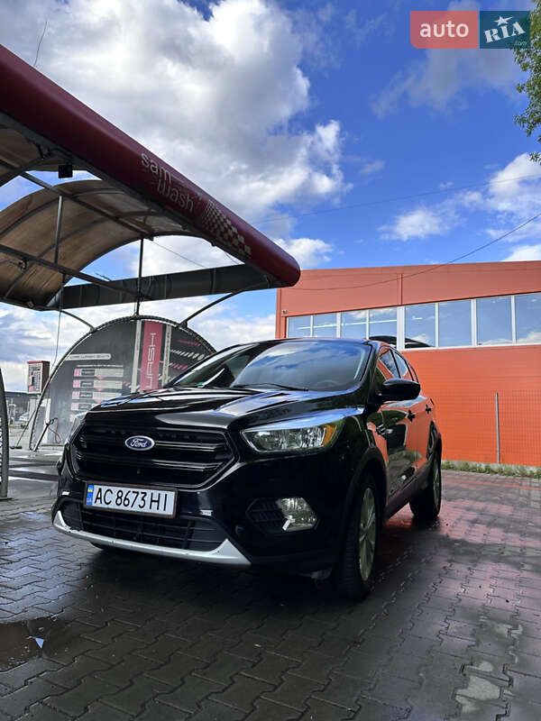 Внедорожник / Кроссовер Ford Escape 2016 в Луцке