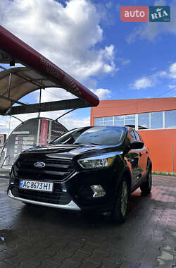 Внедорожник / Кроссовер Ford Escape 2016 в 