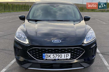 Позашляховик / Кросовер Ford Escape 2020 в 