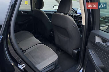 Позашляховик / Кросовер Ford Escape 2020 в 