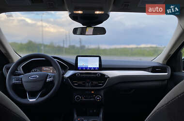 Позашляховик / Кросовер Ford Escape 2020 в 