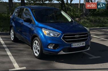 Внедорожник / Кроссовер Ford Escape 2017 в Виннице