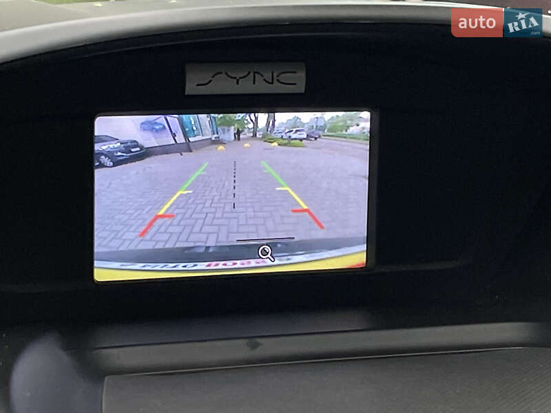 Внедорожник / Кроссовер Ford Escape 2015 в Николаеве