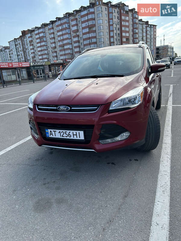 Внедорожник / Кроссовер Ford Escape 2015 в Ивано-Франковске