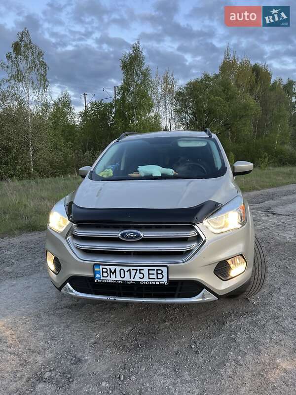 Внедорожник / Кроссовер Ford Escape 2017 в 