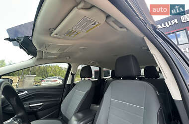 Позашляховик / Кросовер Ford Escape 2013 в 