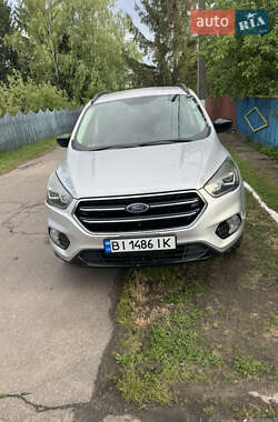 Внедорожник / Кроссовер Ford Escape 2019 в Карловке