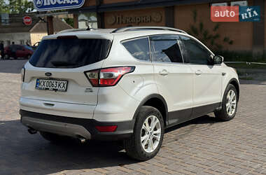 Внедорожник / Кроссовер Ford Escape 2017 в 