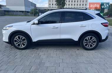 Позашляховик / Кросовер Ford Escape 2020 в 